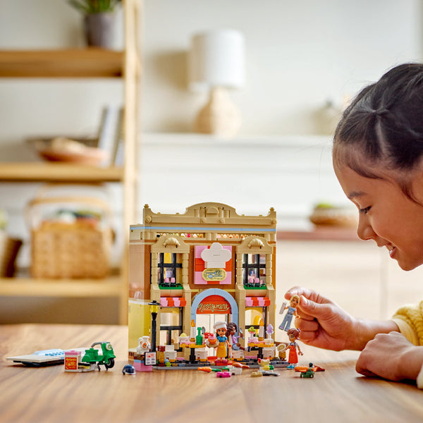 do-choi-lap-rap-nha-hang-va-truong-day-nau-an-lego-friends-42655-017