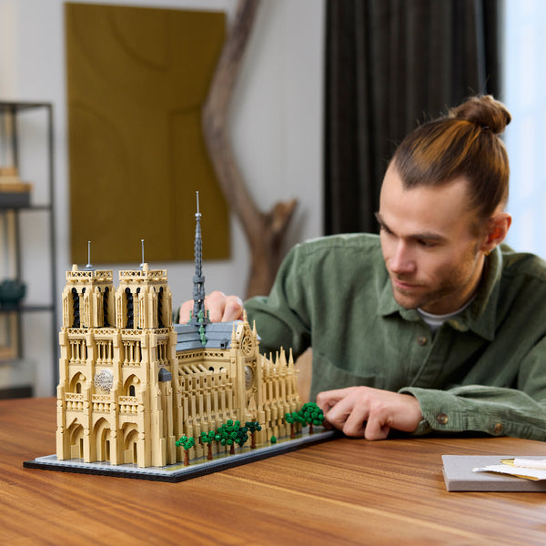 do-choi-lap-rap-nha-tho-duc-ba-paris-legoarchitecture-21061-09