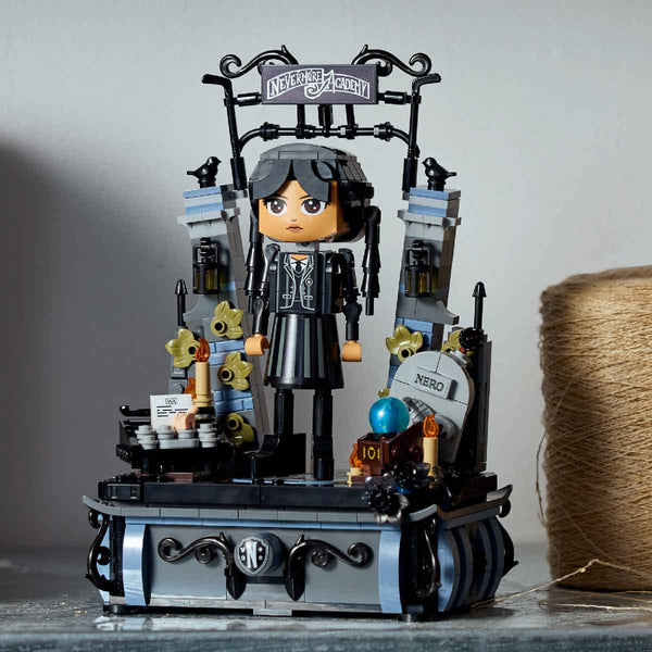 do-choi-lap-rap-nhan-vat-wednesday-addams-lego-wednesday-76780-07