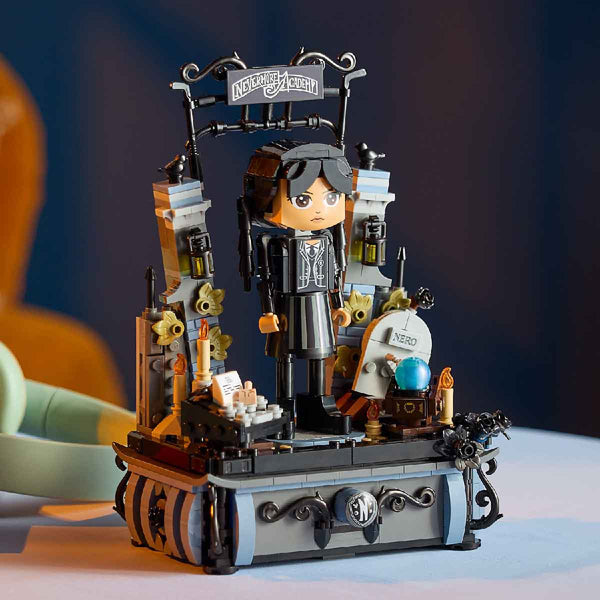 do-choi-lap-rap-nhan-vat-wednesday-addams-lego-wednesday-76780-010