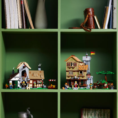 do-choi-lap-rap-quang-truong-thi-tran-thoi-trung-co-lego-adults-10332-08