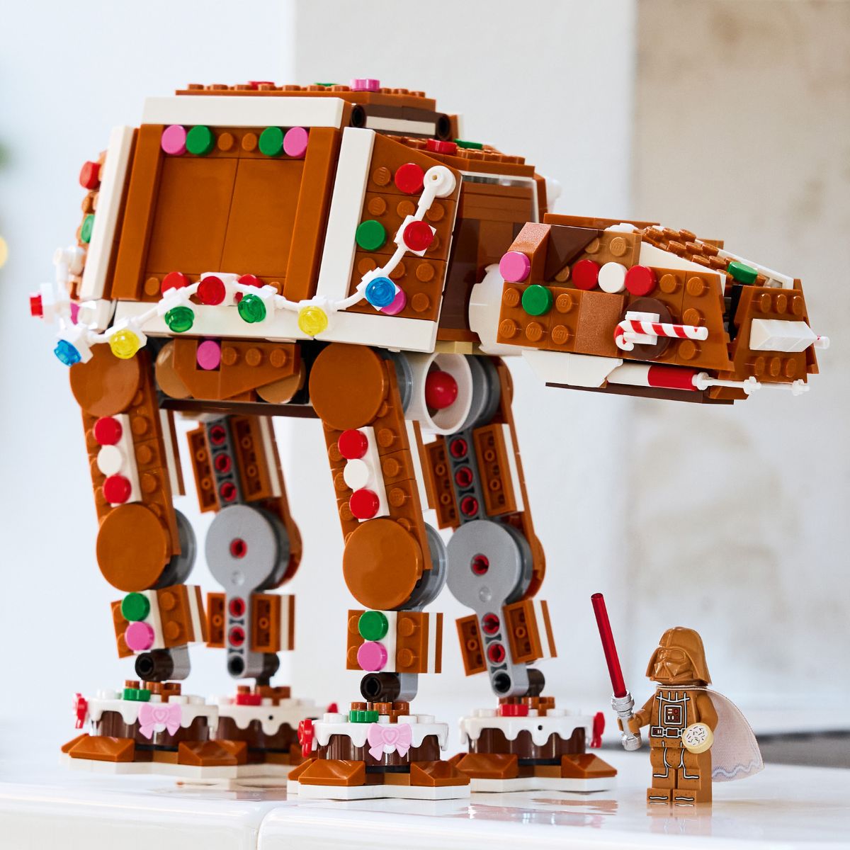 Star Wars AT-AT™ Gingerbread Robot Building Set LEGO SEASONS AND OCCASIONS 40806