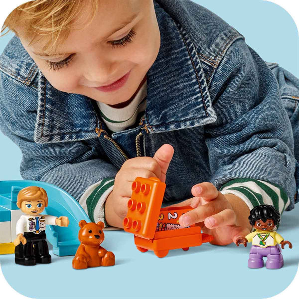 do-choi-lap-rap-san-bay-dau-tien-cua-be-lego-duplo-10443-09