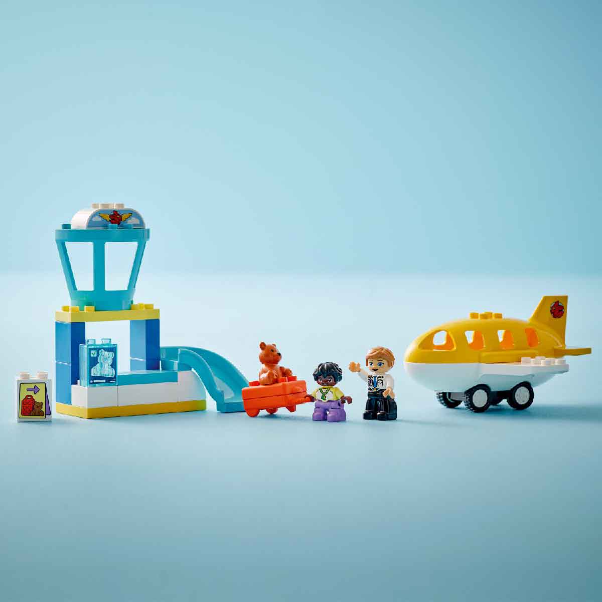 Đồ Chơi Lắp Ráp Sân Bay Đầu Tiên Của Bé LEGO DUPLO 10443