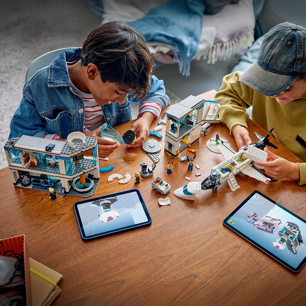 Đồ Chơi Lắp Ráp Sân Bay Và Máy Bay LEGO CITY 60502