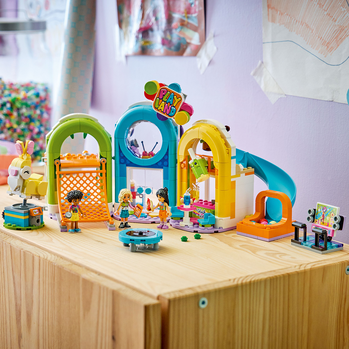 Đồ Chơi Lắp Ráp Sân Chơi Trong Nhà Vui Nhộn LEGO FRIENDS 42686