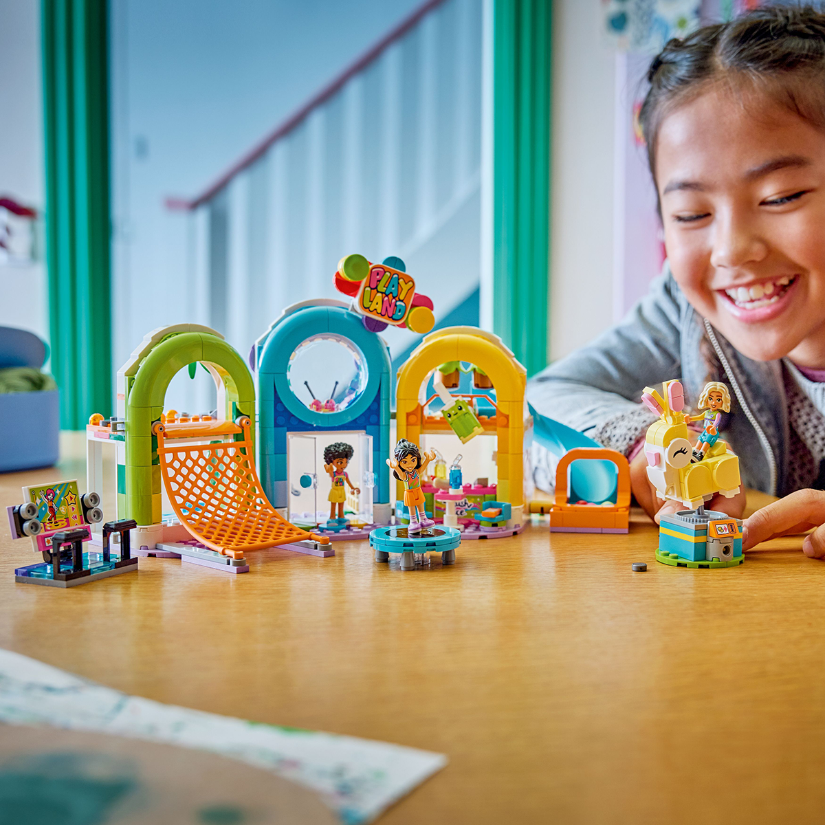 do-choi-lap-rap-san-choi-trong-nha-vui-nhon-lego-friends-42686-012
