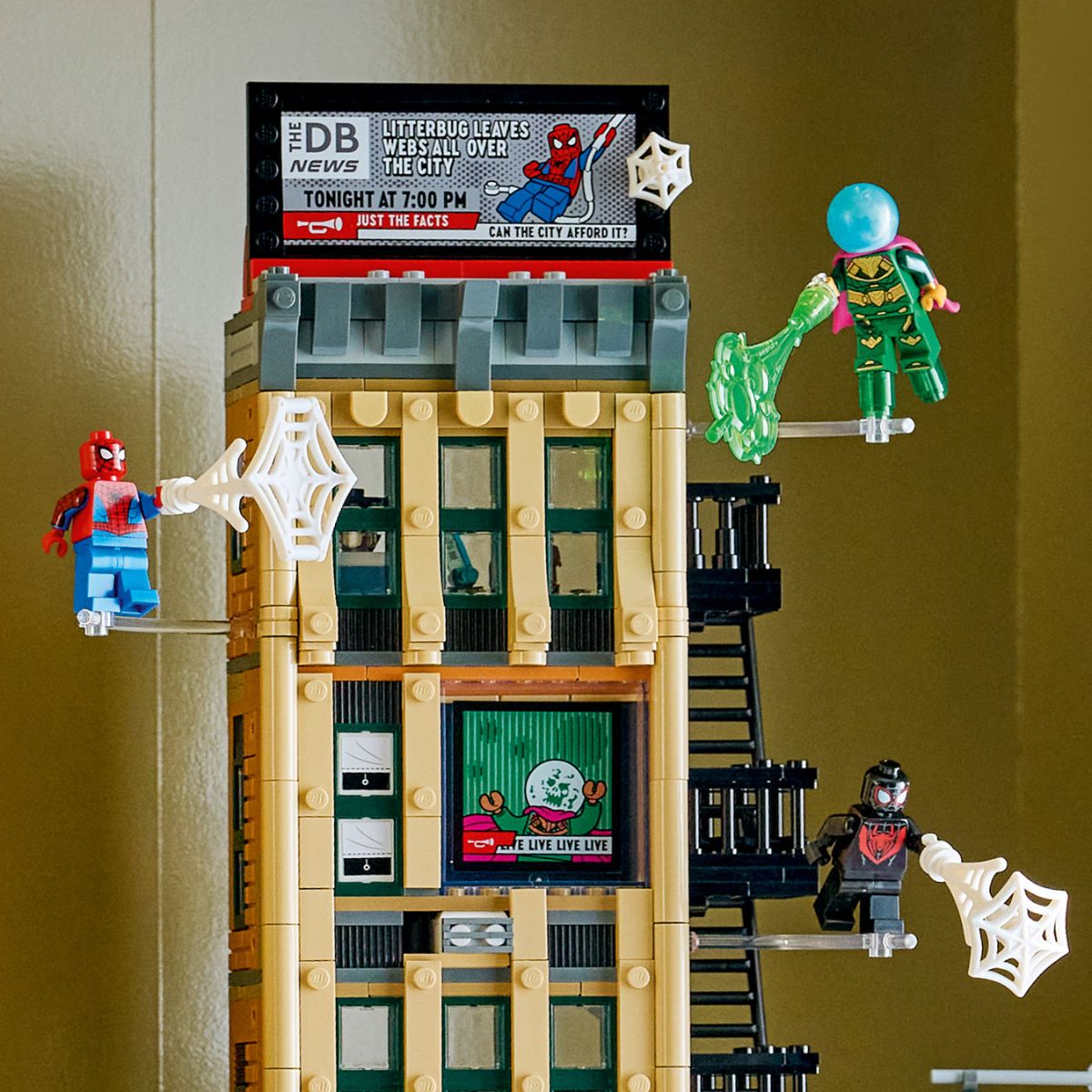Đồ Chơi Lắp Ráp Spider-Man Và Mysterio: Tòa Soạn Daily Bugle LEGO SUPERHEROES 76342