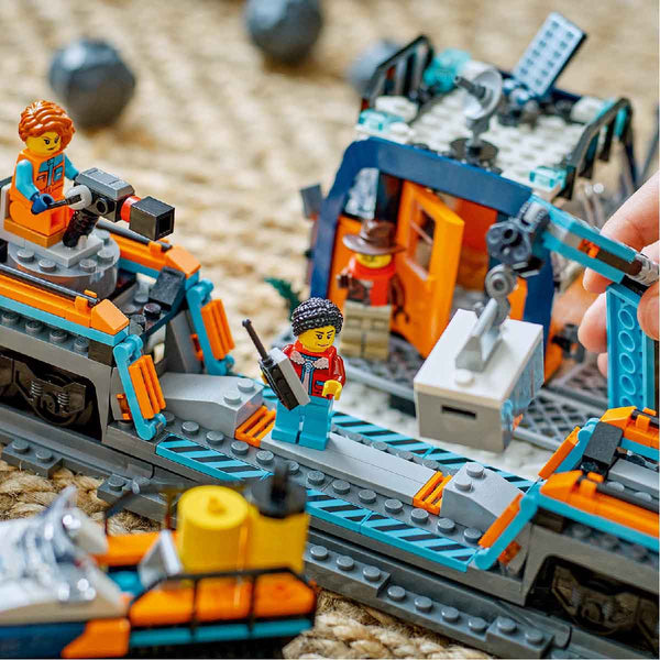 do-choi-lap-rap-tau-lua-kham-pha-bac-cuc-lego-city-60470-08