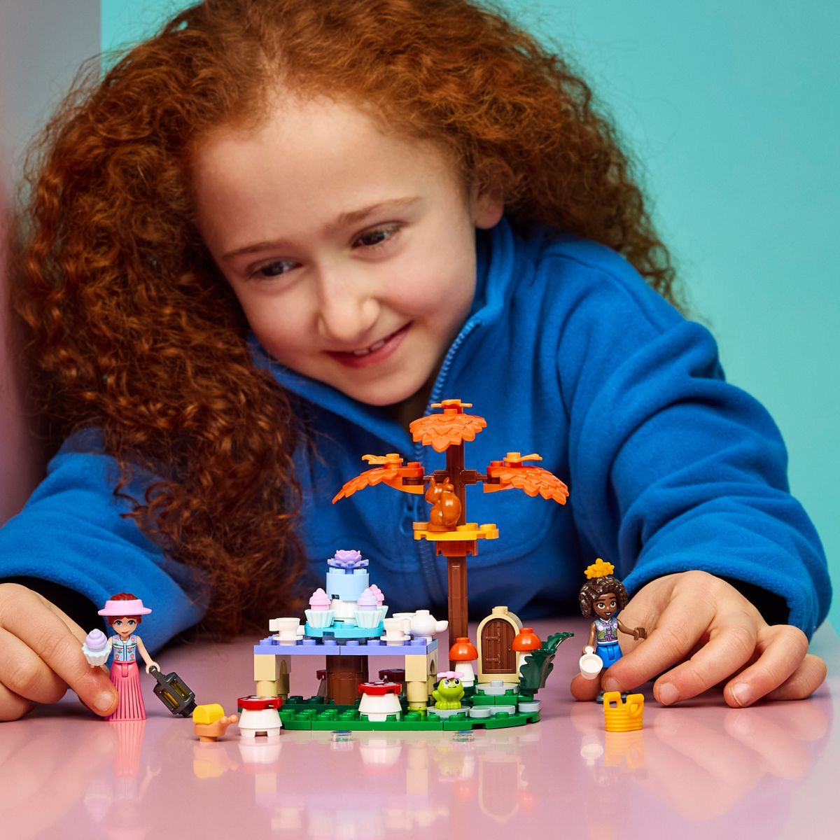 do-choi-lap-rap-tiec-tra-trong-rung-lego-friends-42690-09