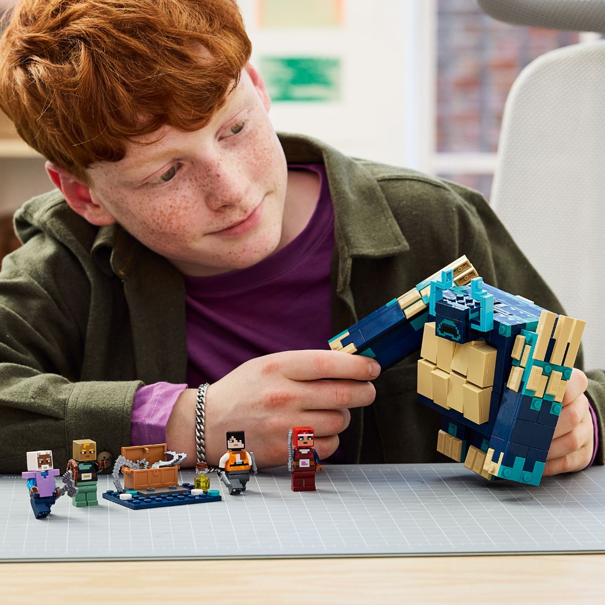 Đồ Chơi Lắp Ráp Trận Chiến Với Warden Biến Dị LEGO MINECRAFT 21591 (438 Chi Tiết)