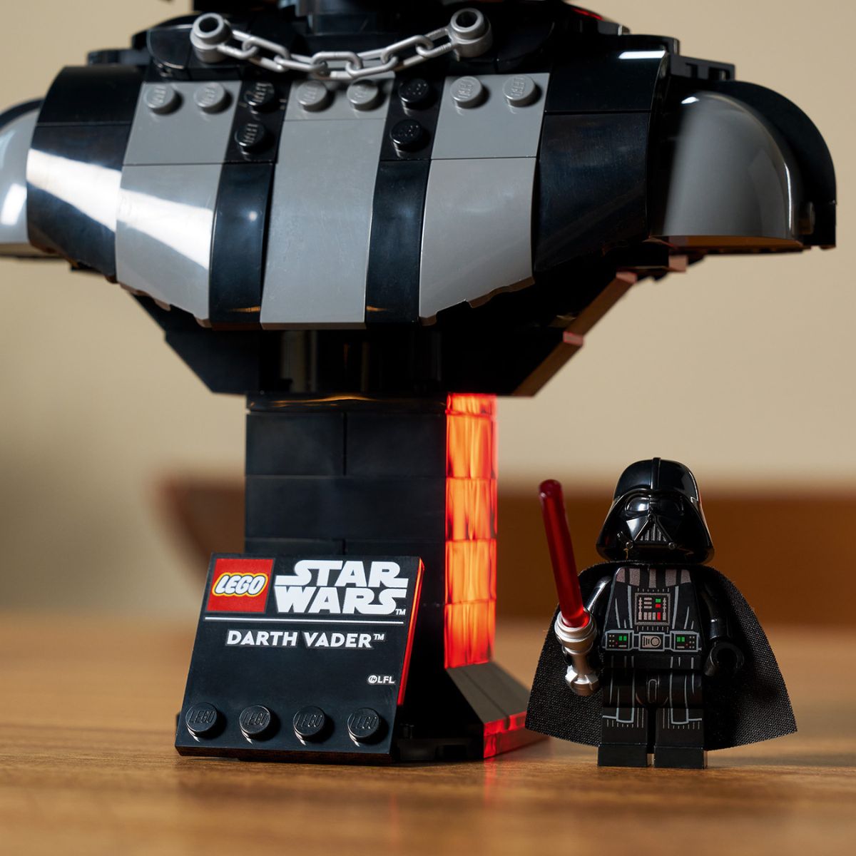 Darth Vader Bust Building Set LEGO STAR WARS 75439 (349 Pieces)