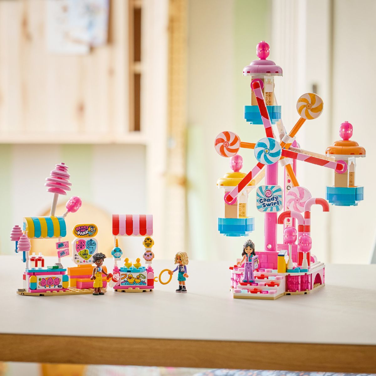do-choi-lap-rap-vong-du-quay-keo-ngot-va-banh-lego-friends-42700-06