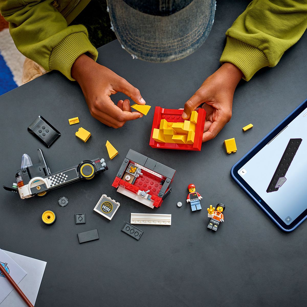 Đồ Chơi Lắp Ráp Xe Bán Khoai Tây Chiên LEGO CITY 60488