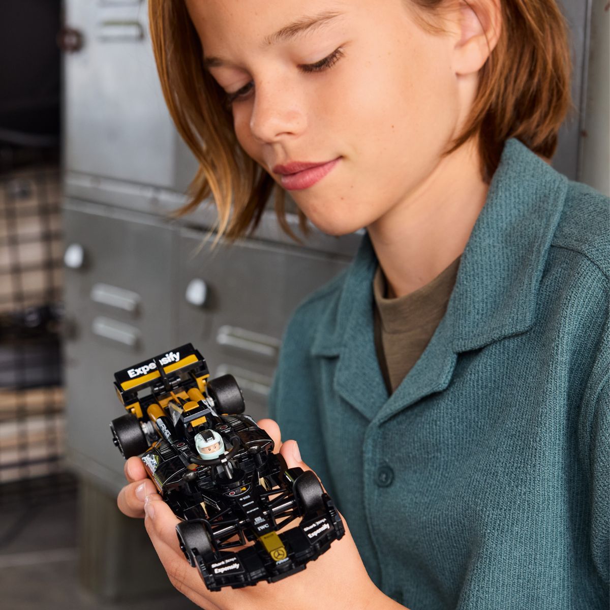 Đồ Chơi Lắp Ráp Xe Đua Đội APXGP F1 LEGO SPEED CHAMPIONS 77252