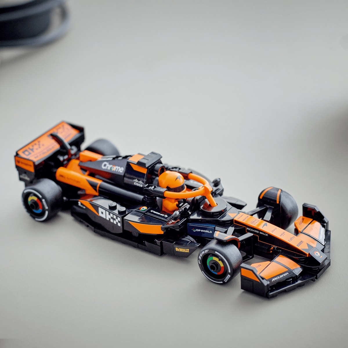 do-choi-lap-rap-xe-dua-mclaren-f1-mcl38-lego-speed-champions-77251-04