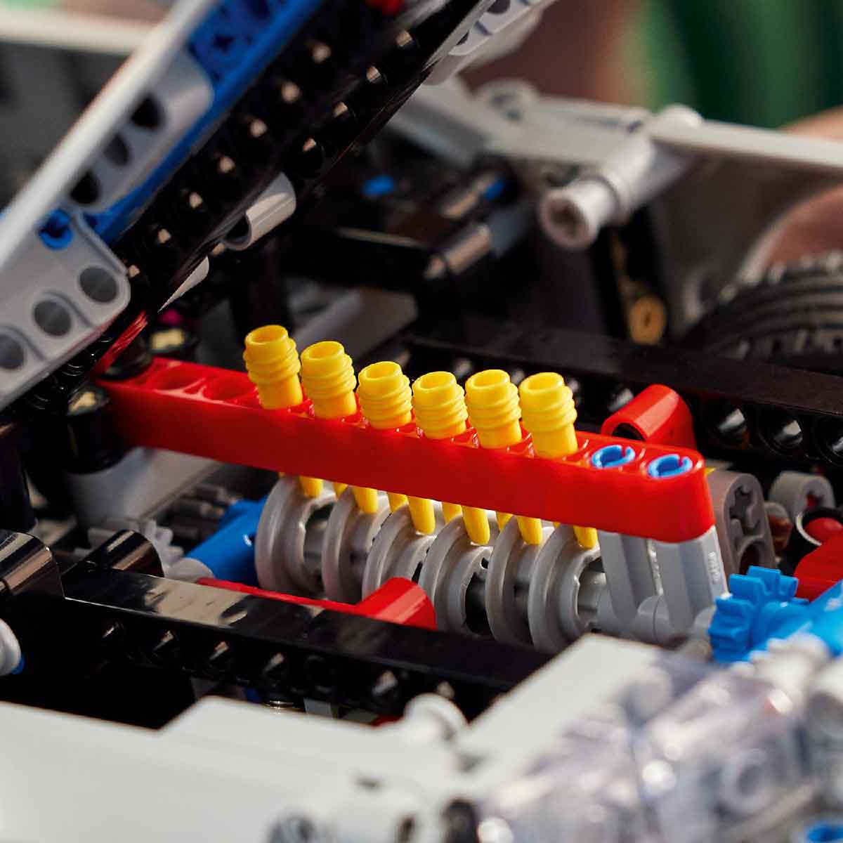 Đồ Chơi Lắp Ráp Xe Đua Nissan Skyline GT-R (R34) LEGO TECHNIC 42210