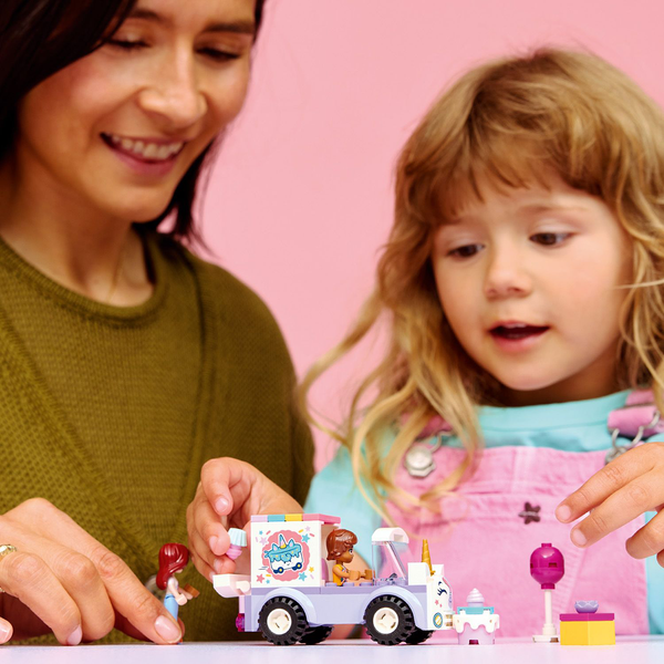 do-choi-lap-rap-xe-giao-banh-ky-lan-lego-friends-42675-09