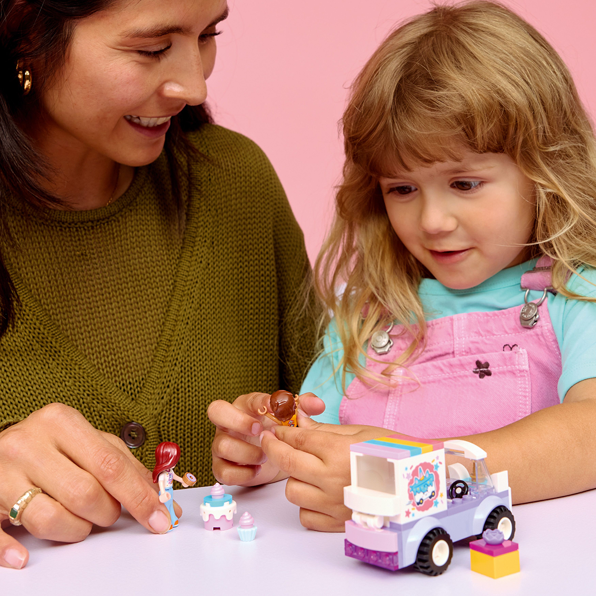 do-choi-lap-rap-xe-giao-banh-ky-lan-lego-friends-42675-010