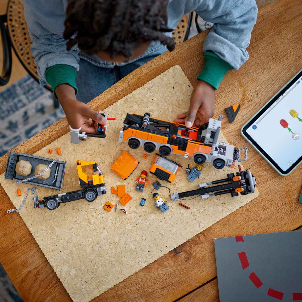 Đồ Chơi Lắp Ráp Xe Kéo Cứu Hộ Nặng Có Cẩu LEGO CITY 60467