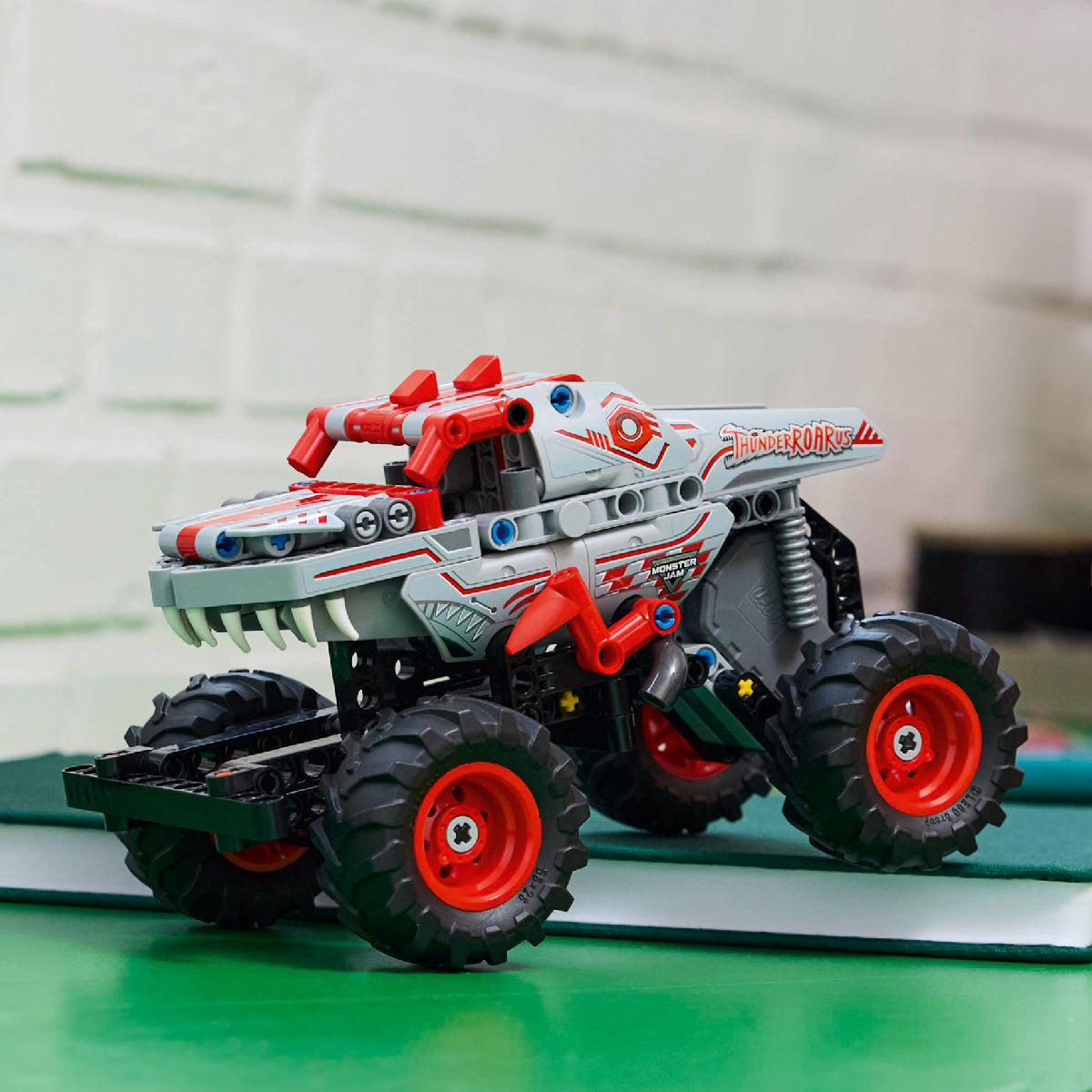 LEGO Technic 42200 Monster Jam ThunderROARus Pull-Back 3 Đồ Chơi Lắp Ráp Xe Monster Jam-ThunderRoarus LEGO TECHNIC 42200