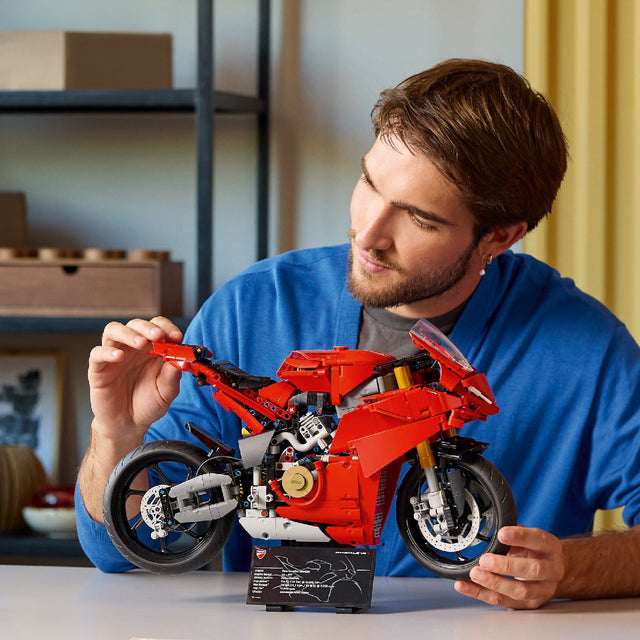 do-choi-lap-rap-xe-moto-ducati-lego-technic-42202-011