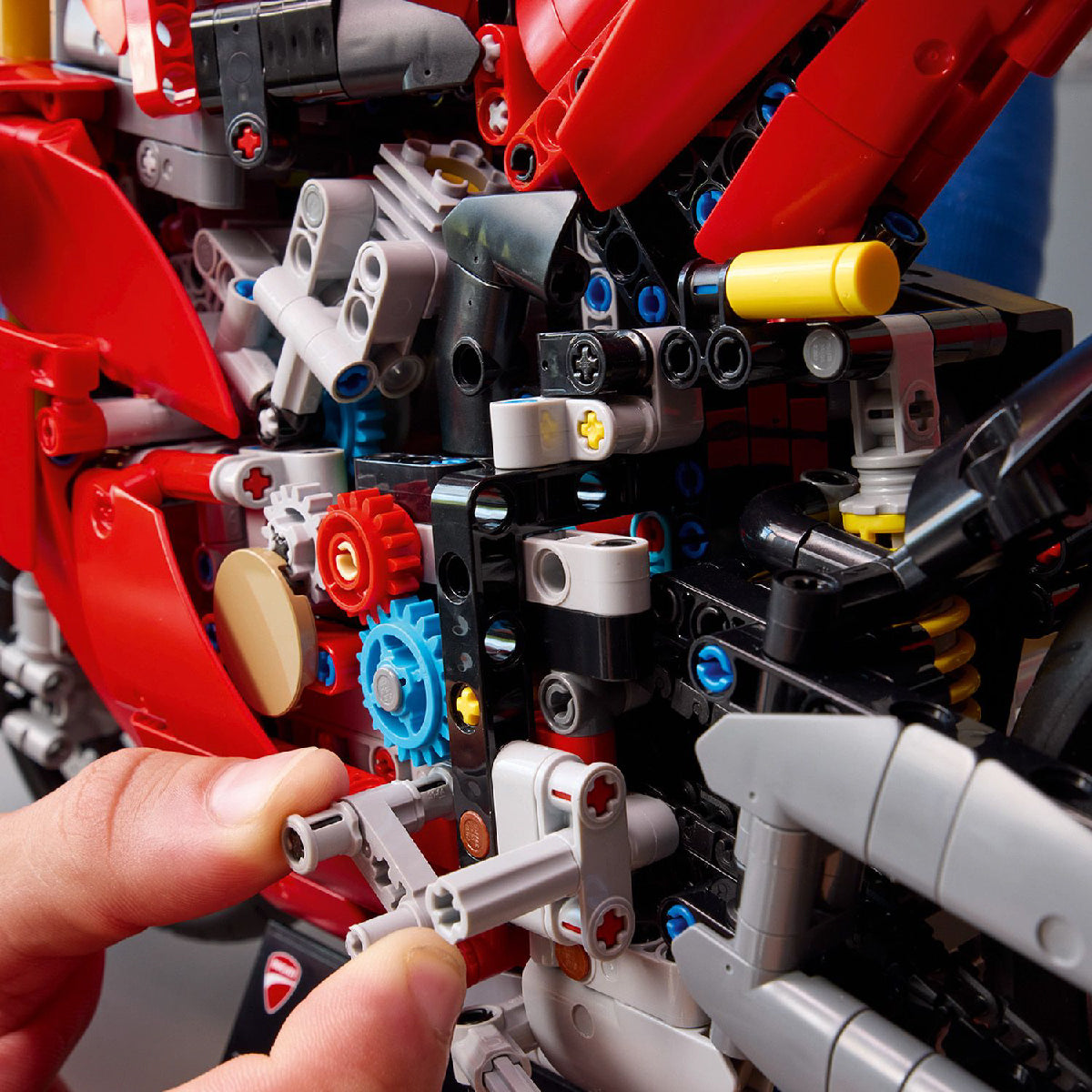 do-choi-lap-rap-xe-moto-ducati-lego-technic-42202-09
