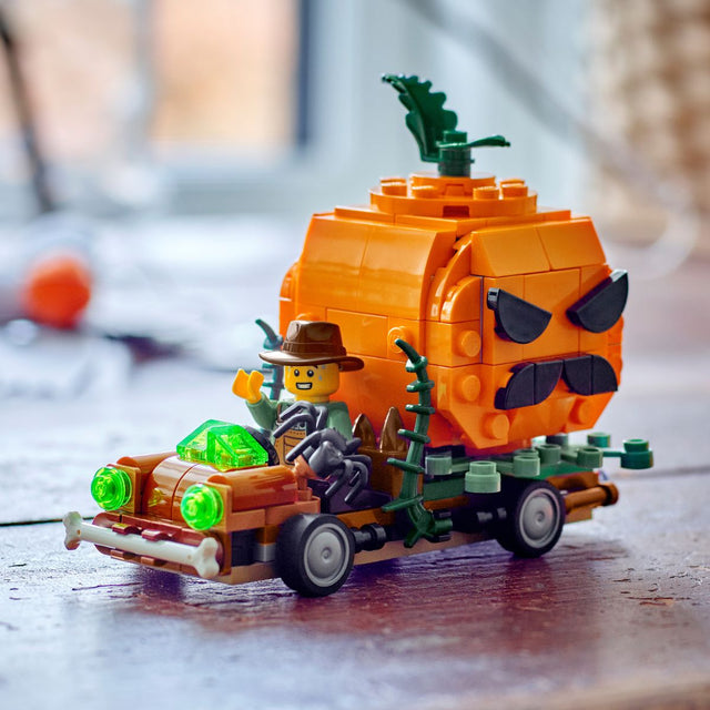 do-choi-lap-rap-xe-tai-bi-ngo-ma-quai-lego-seasons-and-occasions-40822-011