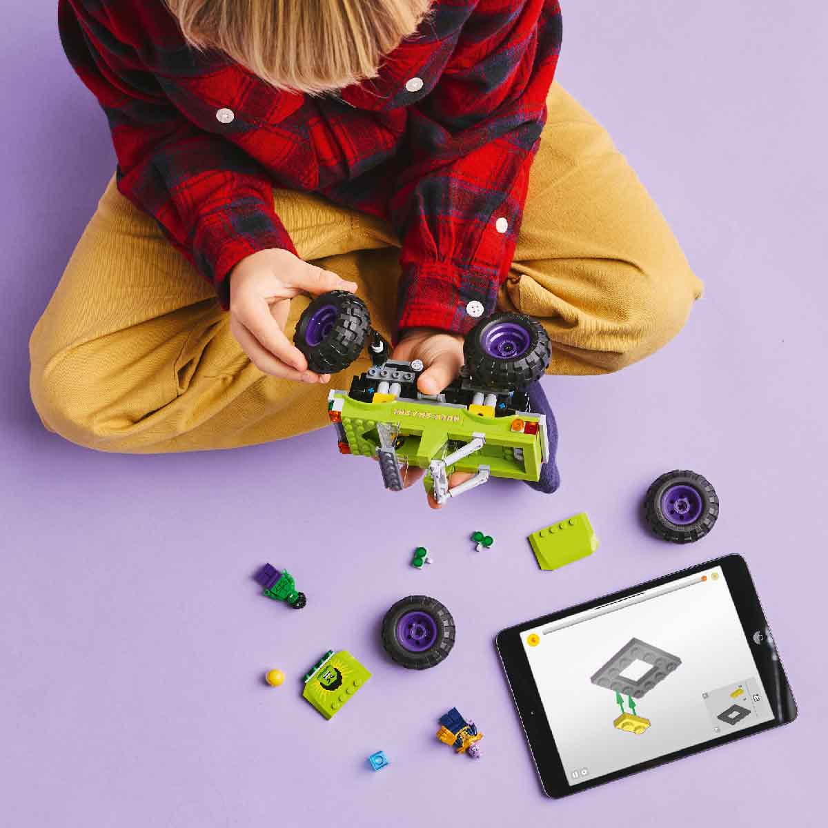 Đồ Chơi Lắp Ráp Xe Tải Hulk Đối Đầu Thanos LEGO SUPERHEROES 76312