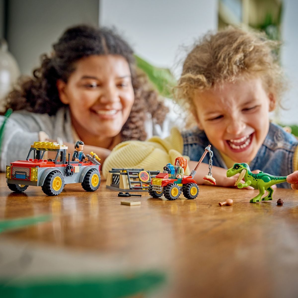 do-choi-lap-rap-xe-tai-van-chuyen-khung-long-t-rex-lego-jurassic-77978-011