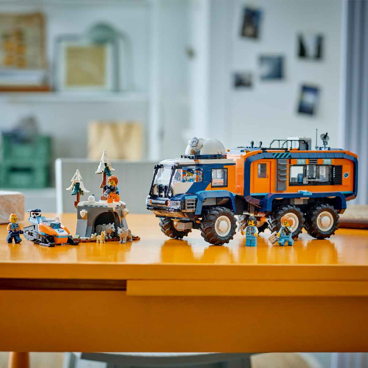 do-choi-lap-rap-xe-thi-nghiem-kham-pha-bac-cuc-lego-city-60471-04