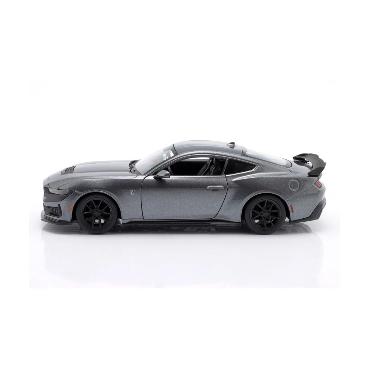 Đồ Chơi Mô Hình Xe Hơi Trớn 2024 Ford Mustang Dark Horse MAISTO 24894/MT21001