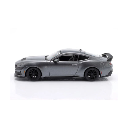 do-choi-mo-hinh-xe-hoi-tron-2024-ford-mustang-dark-horse-maisto-24894-mt21001-03