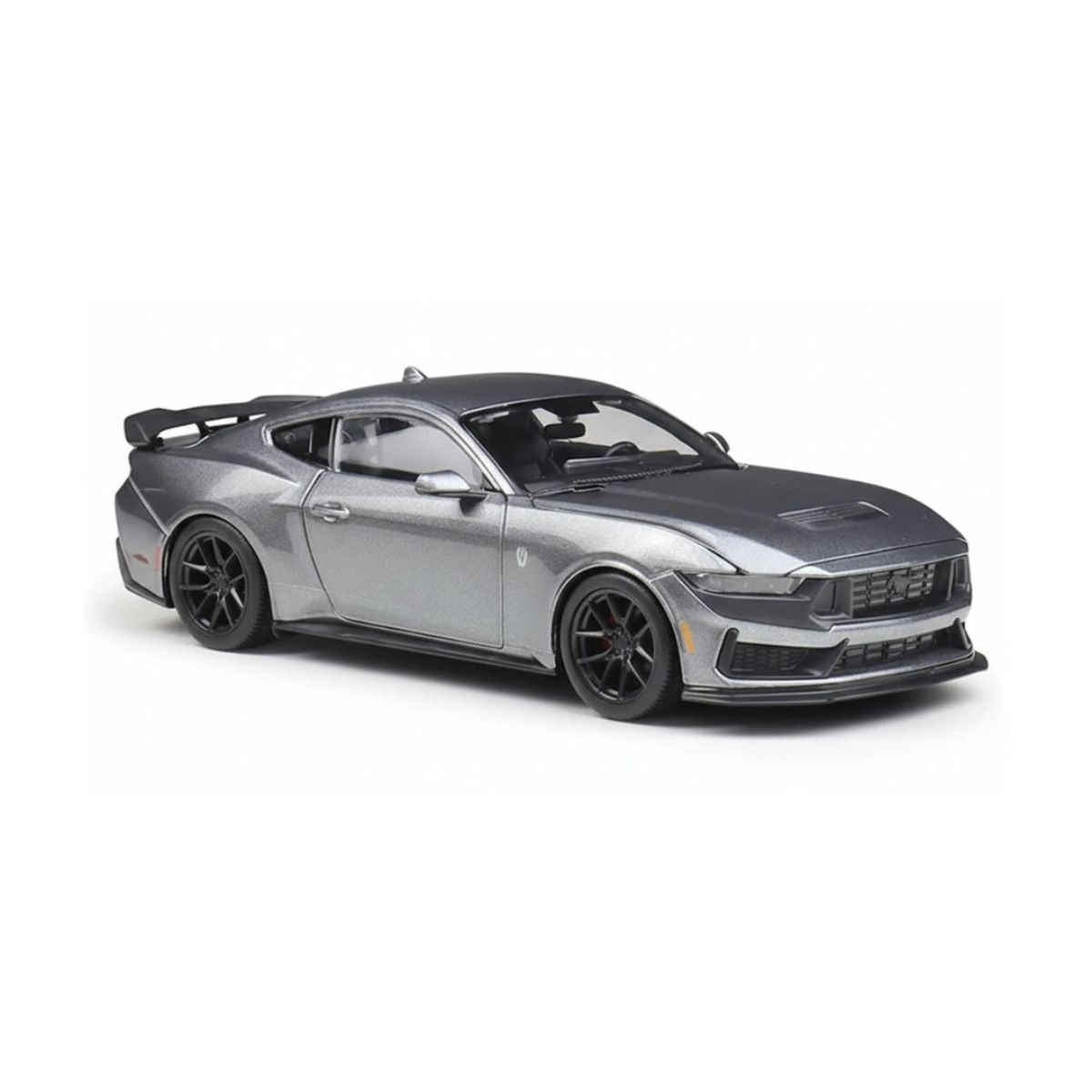 do-choi-mo-hinh-xe-hoi-tron-2024-ford-mustang-dark-horse-maisto-24894-mt21001-02
