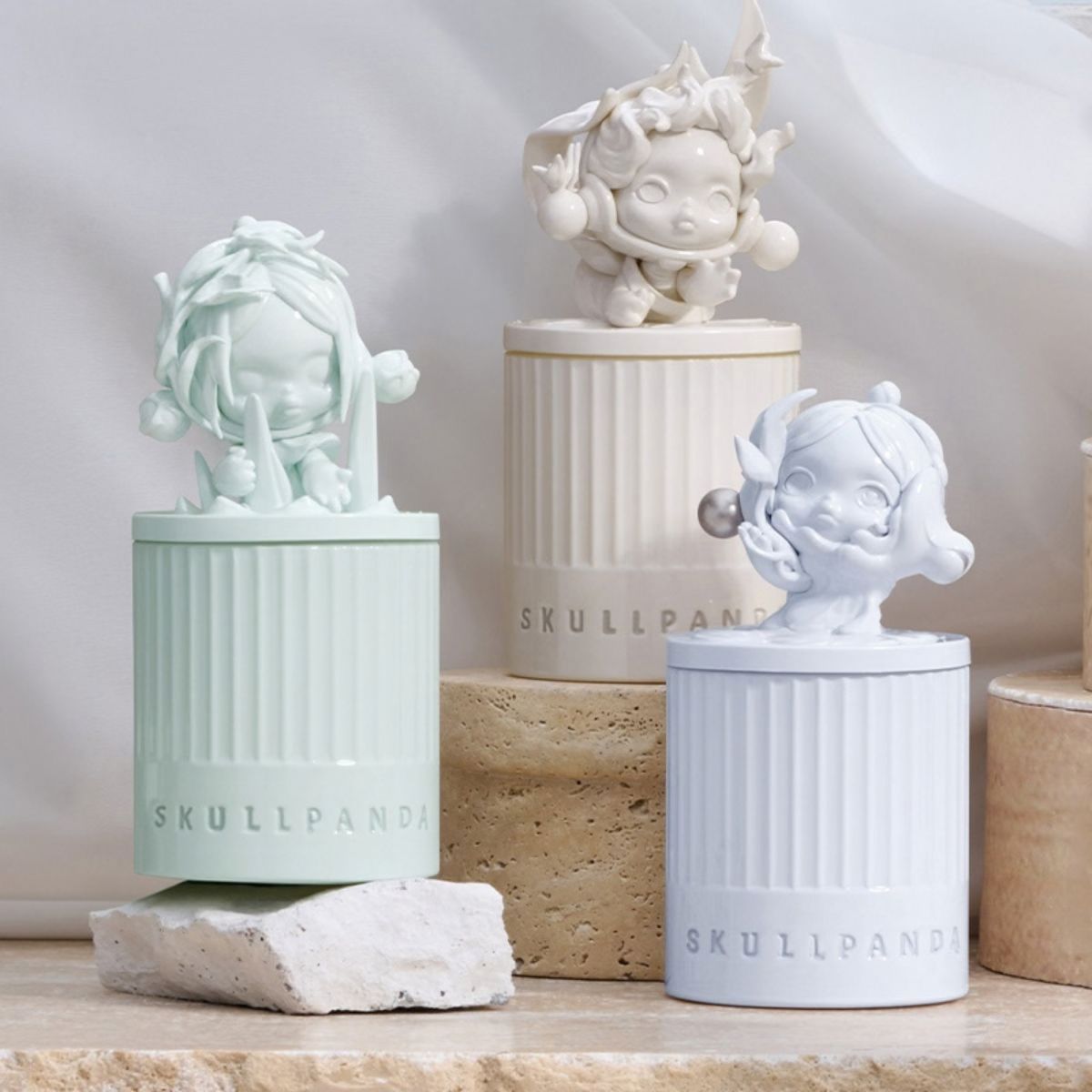 do-choi-nen-thom-skullpanda-the-paradox-series-scented-candle-pop-mart-ip-skullpanda-6941313017634-05