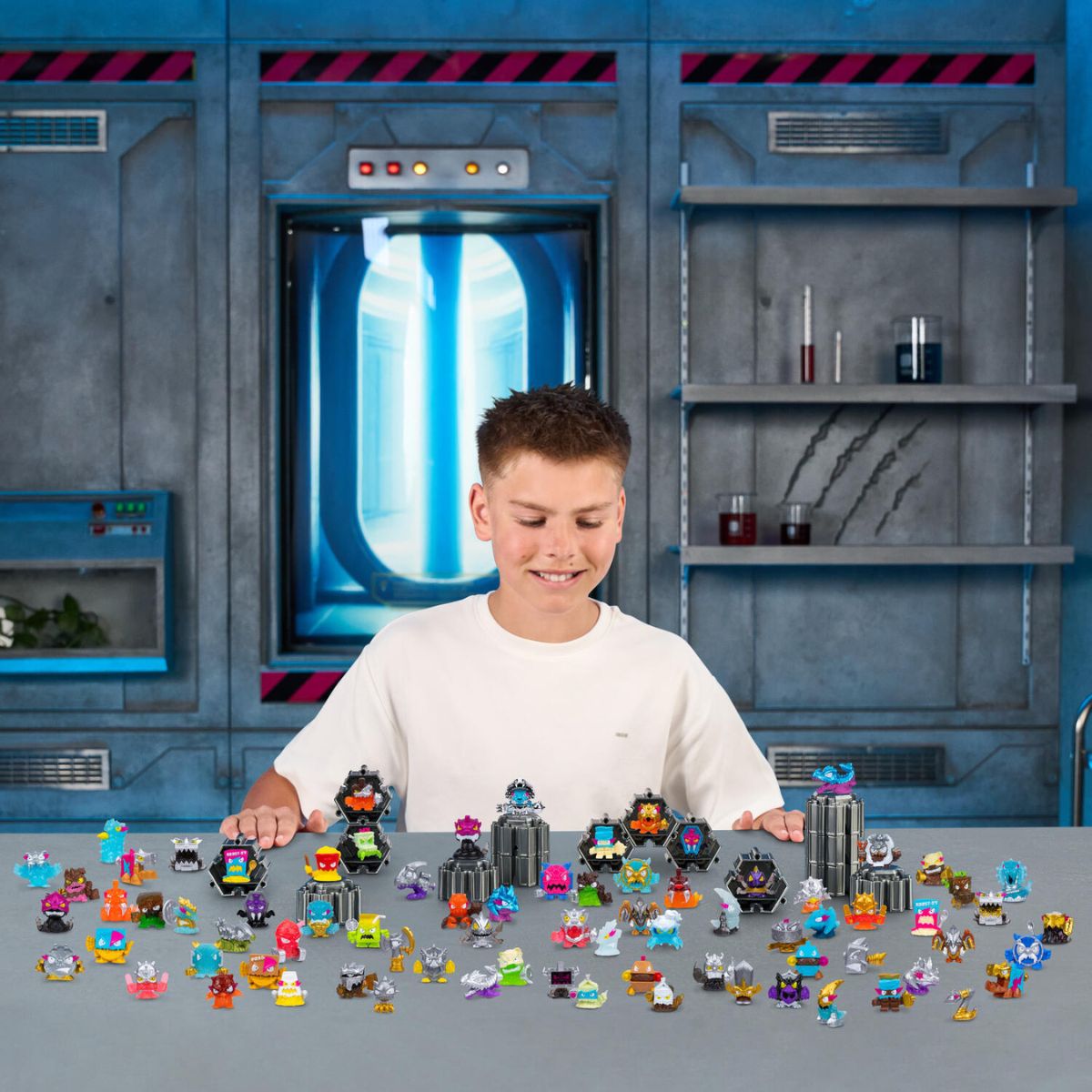 Test Tube Series 4 – 3 Creatures Set MRBEAST LAB 24871 - Random Delivery