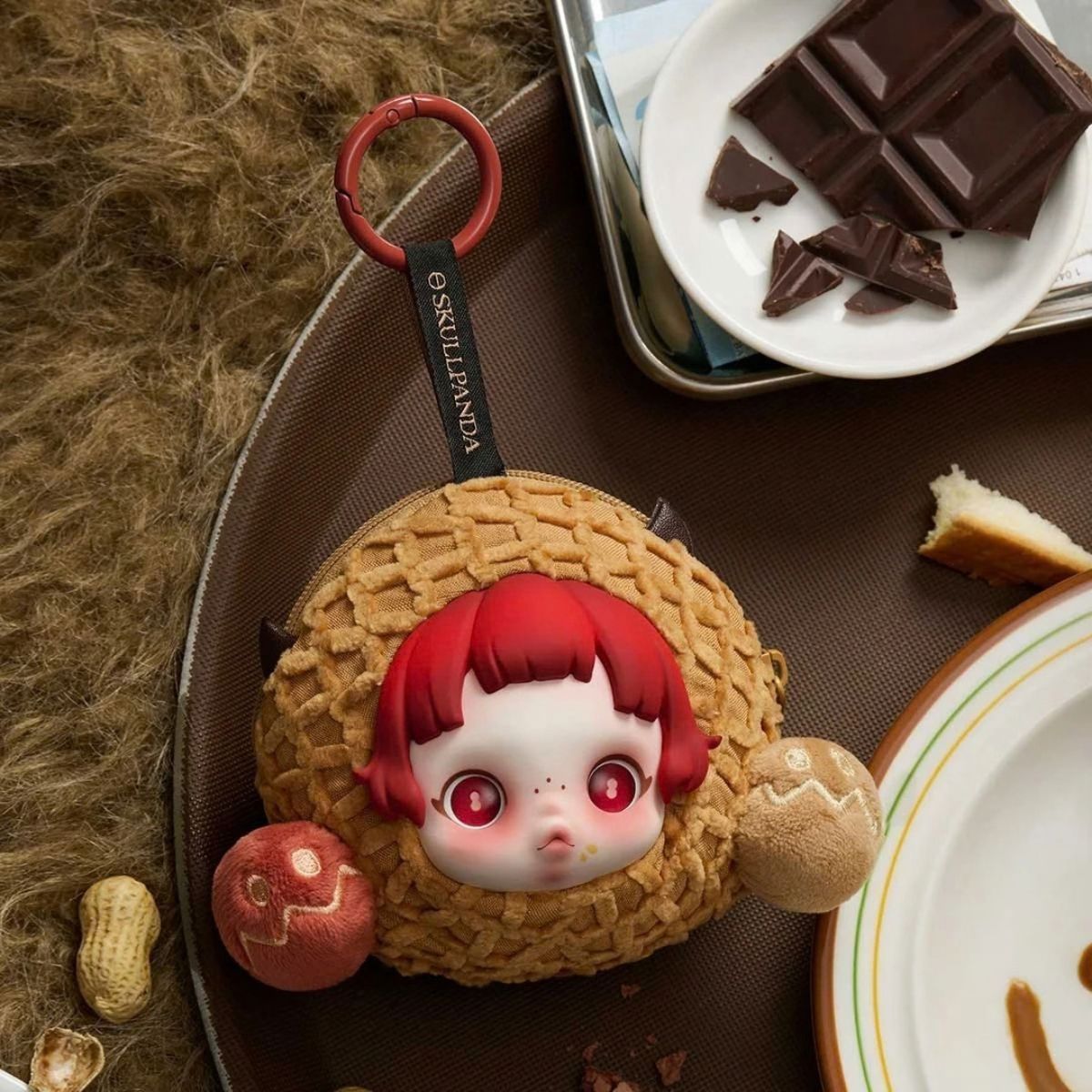 do-choi-op-tai-nghe-skullpanda-you-found-me-pranky-peanut-pop-mart-ip-skullpanda-6941313040984-03