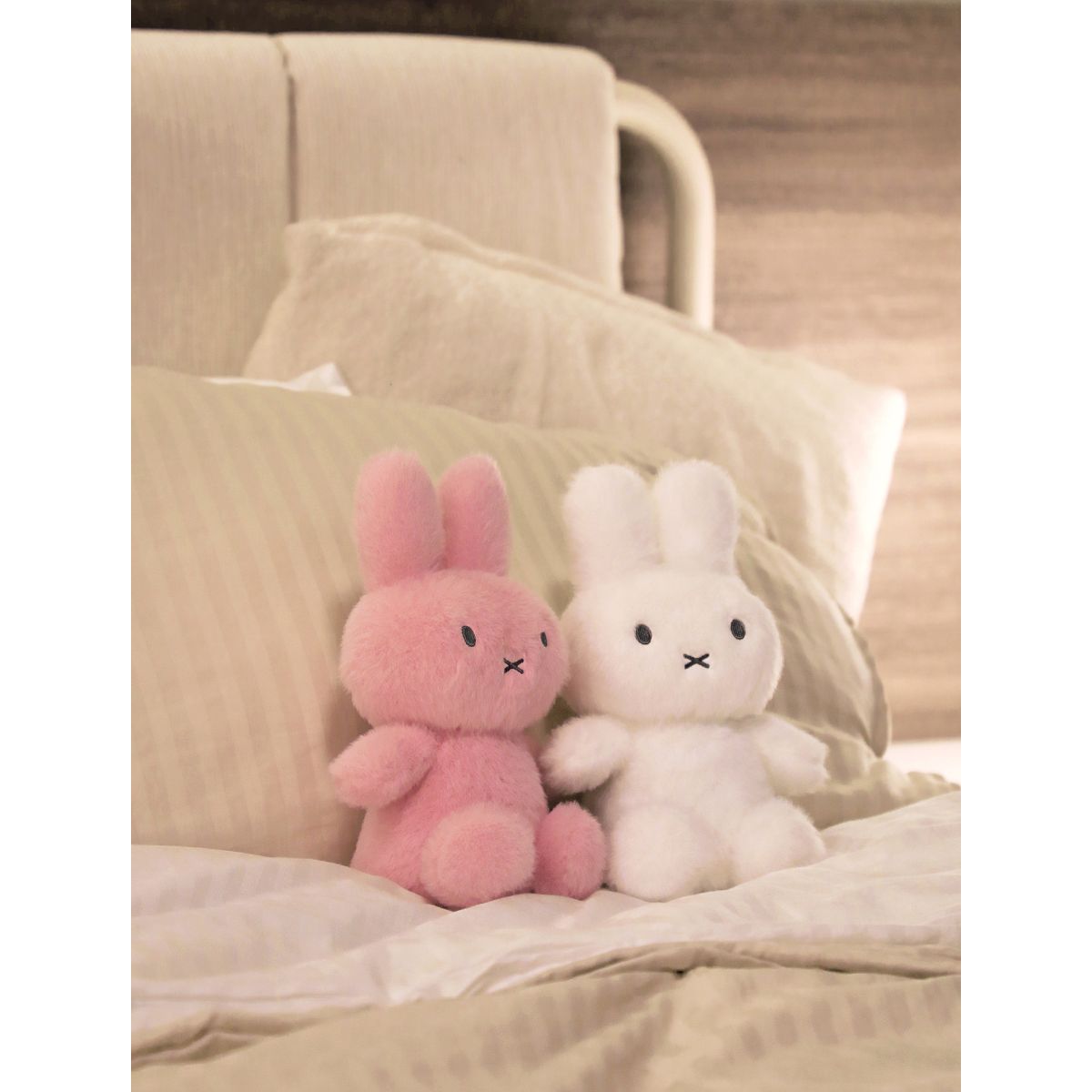 do-choi-thu-bong-miffy-tho-hong-25cm-miffy-mif37321a-06