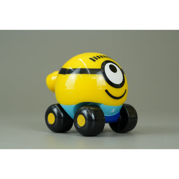 do-choi-xe-minions-nam-cham-noi-duoi-xe-lua-minions-cd26-010