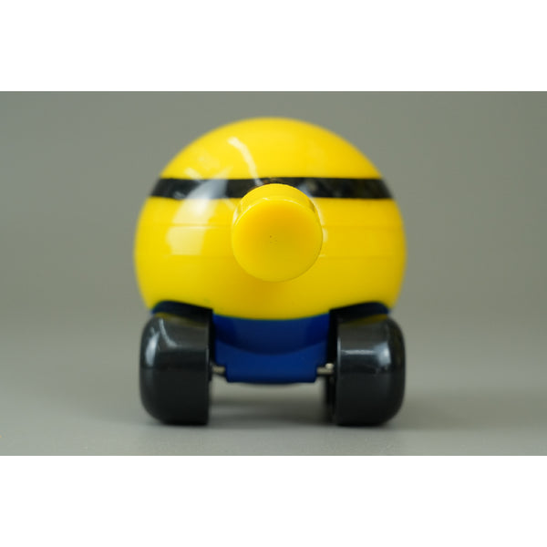 do-choi-xe-minions-nam-cham-noi-duoi-xe-lua-minions-cd26-03