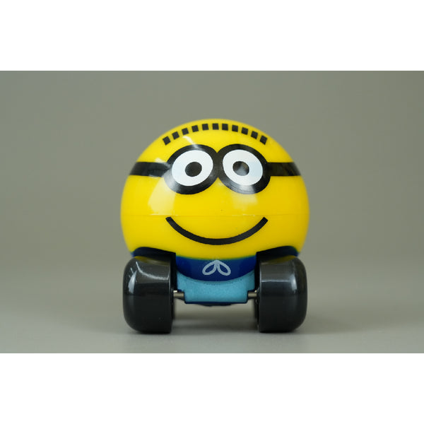 do-choi-xe-minions-nam-cham-noi-duoi-xe-lua-minions-cd26-07