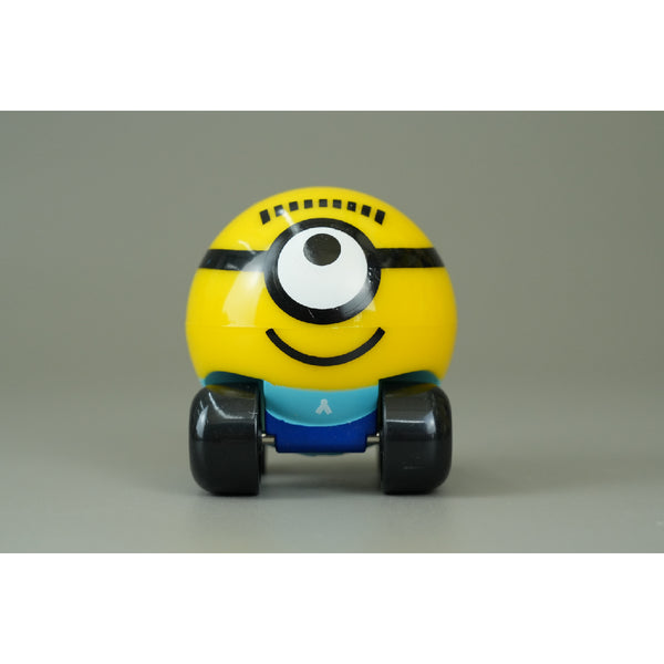 do-choi-xe-minions-nam-cham-noi-duoi-xe-lua-minions-cd26-09