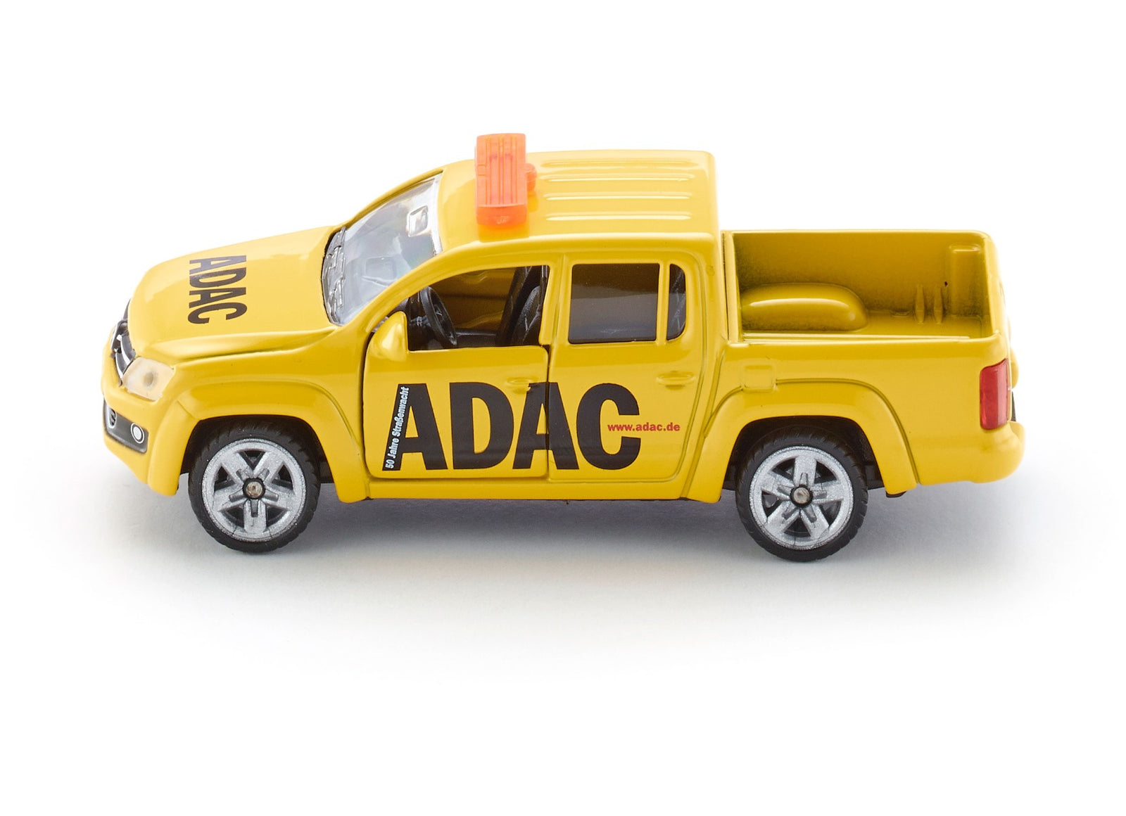 xe-ban-tai-adac-1469-02