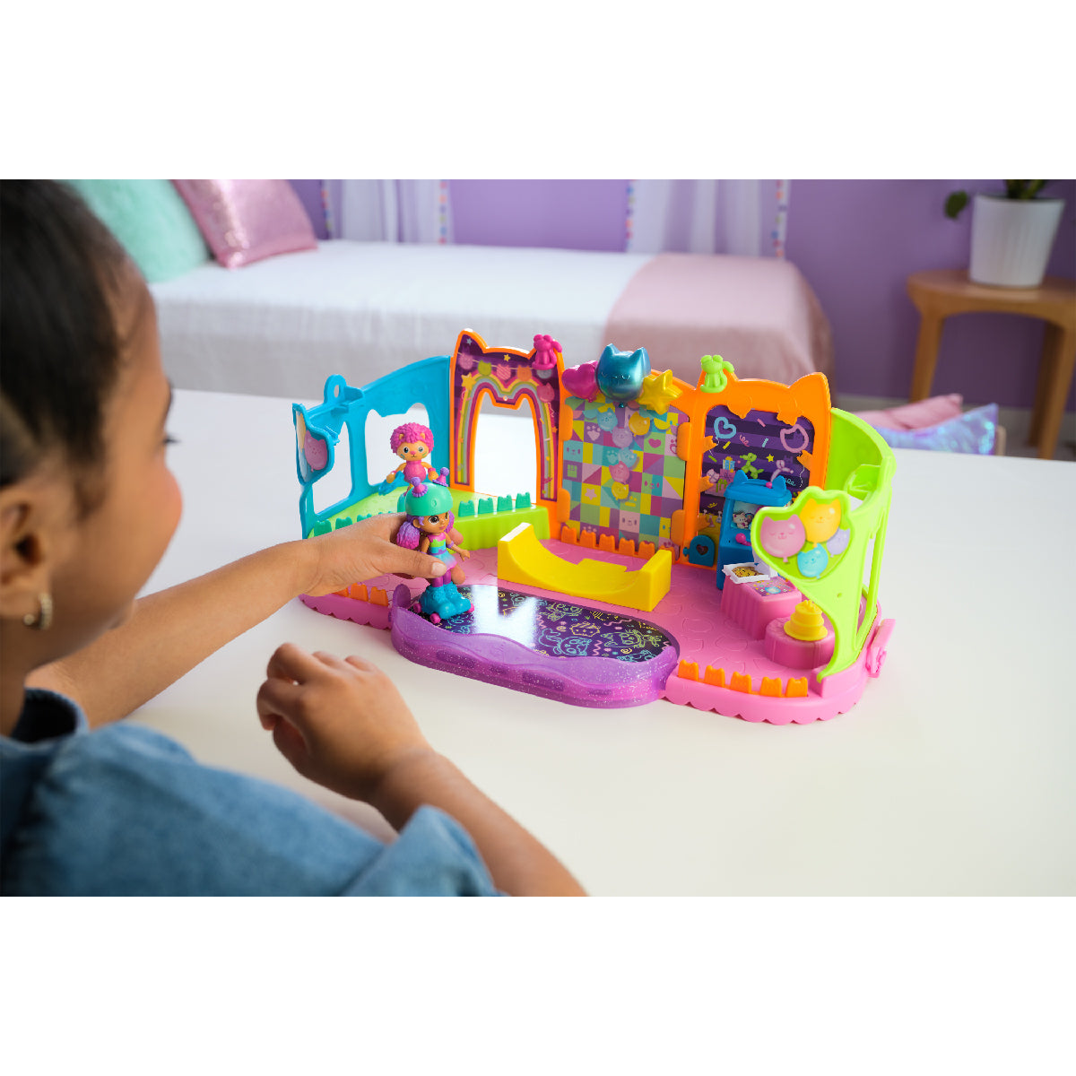 gac-xep-vui-nhon-cua-gabby-gabby-dollhouse-6069755-06