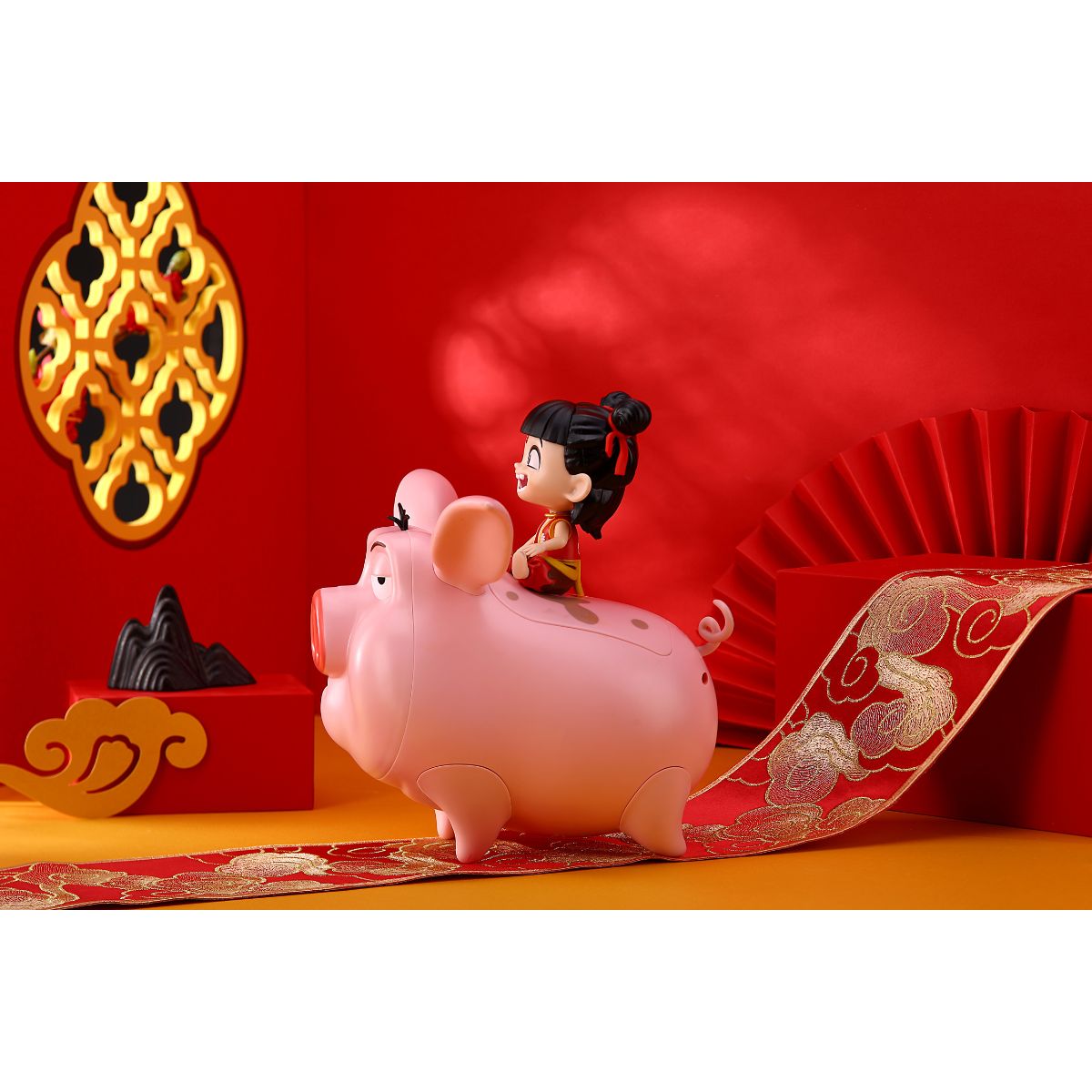 hop-qua-tang-mo-hinh-nhan-vat-na-tra-cuoi-heo-na-tra-nzcm01-04