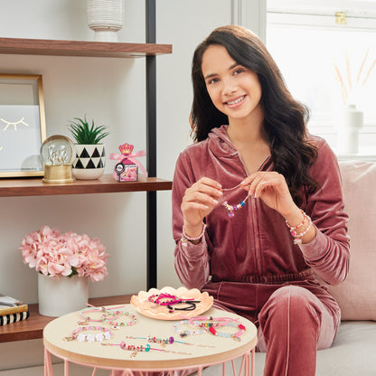 hop-thiet-ke-vong-tay-bi-an-juicy-couture-make-it-real-4437mir-05