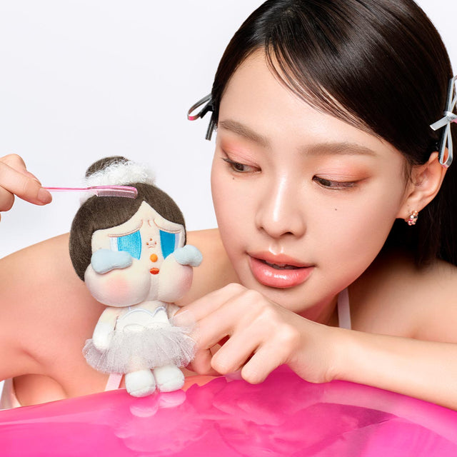 moc-khoa-crybaby-shiny-shiny-series-plush-pedant-blisterpack-pop-mart-6941313012721-04
