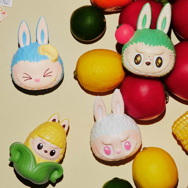 moc-khoa-the-monsters-wacky-mart-series-pinch-pendant-pop-mart-6941848283405-02