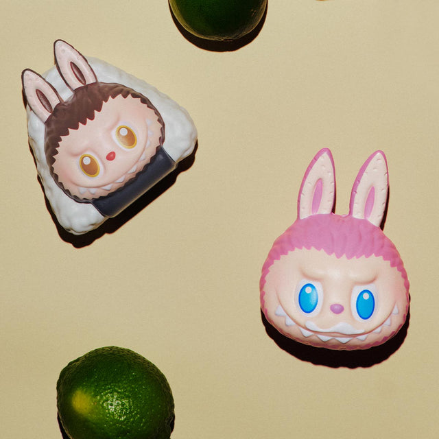 moc-khoa-the-monsters-wacky-mart-series-pinch-pendant-pop-mart-6941848283405-04
