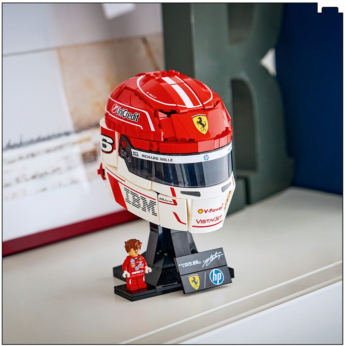 mu-bao-hiem-charles-leclerc-doi-scuderia-ferrari-hp-lego-editions-vehicles-43014-07